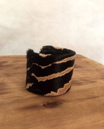 brazalete de piel print cebra 02