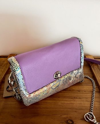 Bolso bandolera en color lila y print de fantasía02