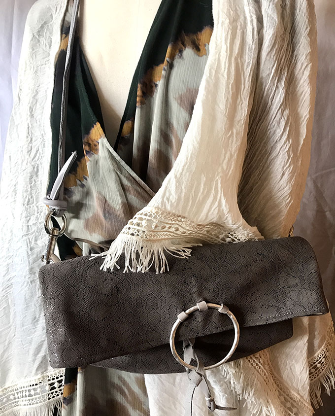 Bolso bandolera ante gris 01