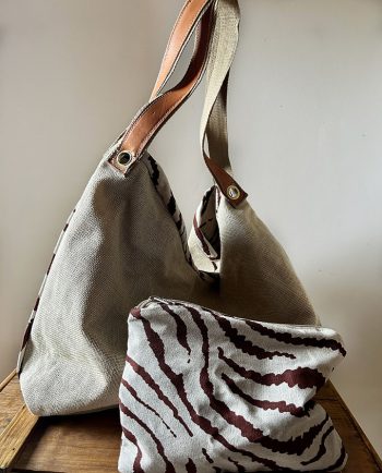 bolsa de playa reversible en yute y tela safari con neceser02