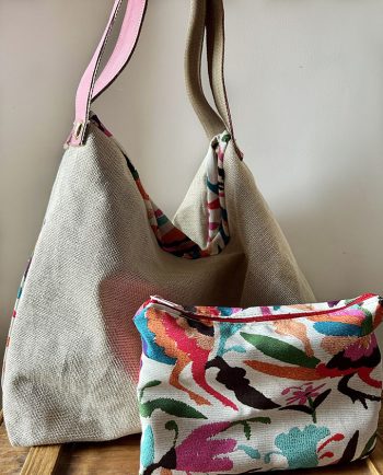 bolsa de playa reversible en tela tropical y yute con neceser