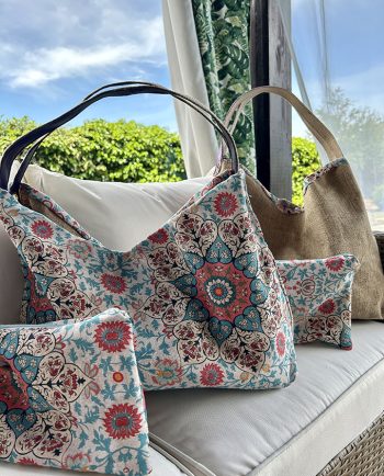 Bolsa de playa en tela de flores y yute reversible con neceser01