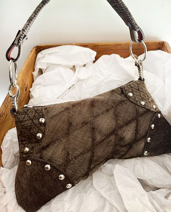 Bolso Baguette en terciopelo marrón01