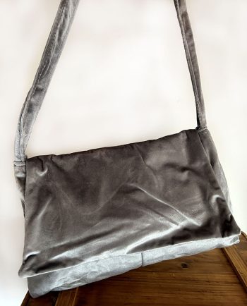 Bolso bandolera de terciopelo gris02