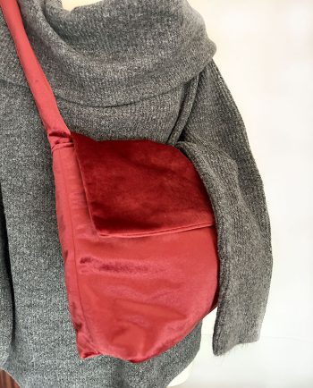 Bolso bandolera en terciopelo rojo01