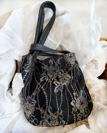 Bolso negro de fiesta en piel y encaje01