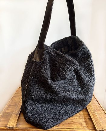 Bolso de charol y tejido imitación astracán negro02