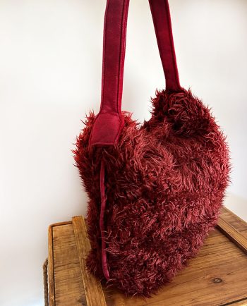 Bolso de tela con pelo en color granate02