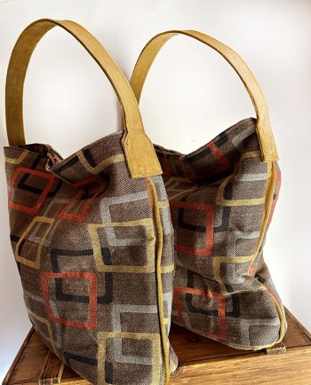 Bolso de tela dibujo cuadres grandes marrón y amarillo01