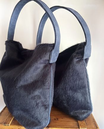 Bolso de tejido de pelo sintético en azul marino01