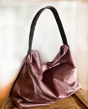 Bolso de terciopelo rosa y tejido de espiga gris01