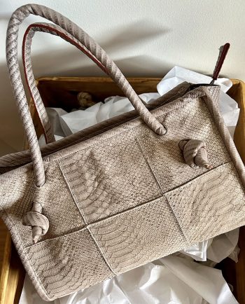 Bolso de piel cocodrilo gris topo