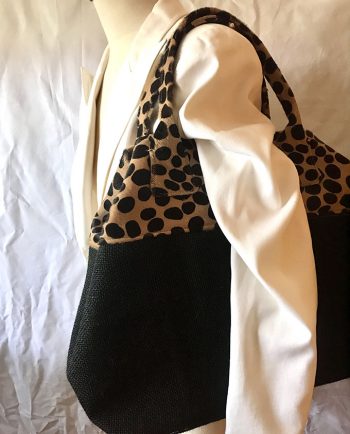 bolso de yute en negro y piel estampada 01