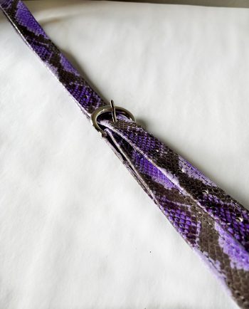 Cinturón fino imitación serpiente violeta y negro02