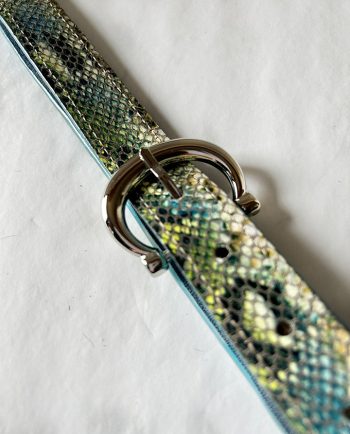 Cinturón fino piel print serpiente verde y azul02