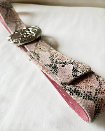 Cinturón ancho piel print serpiente rosa01