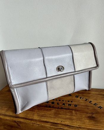 Clutch de mano en mis de pieles grises1