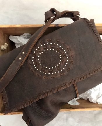 Bolso marrón en cuero envejecido