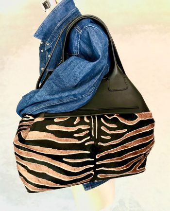 Bolso en negro combinado con piel de potro