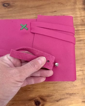 cuaderno de dibujo forrado en piel rosa 02
