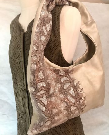 bolso piel y ante en beige y print serpiente1